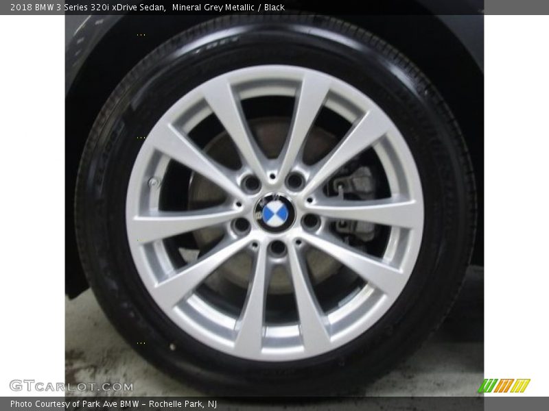 Mineral Grey Metallic / Black 2018 BMW 3 Series 320i xDrive Sedan