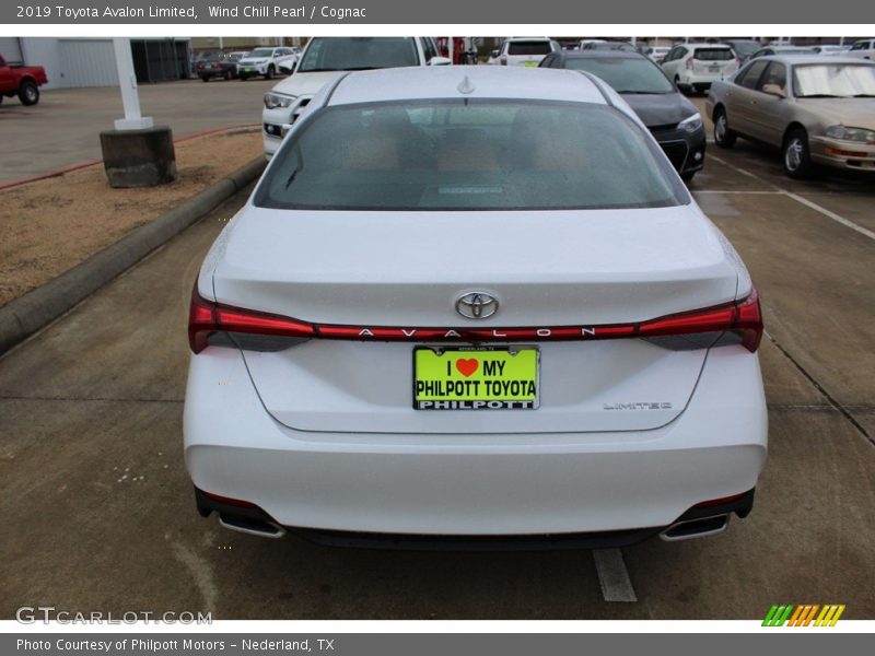 Wind Chill Pearl / Cognac 2019 Toyota Avalon Limited