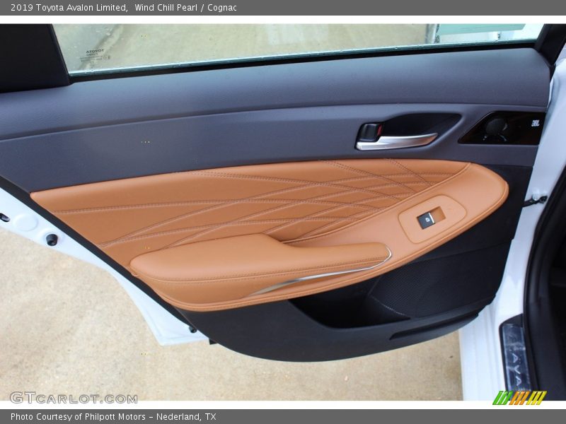 Wind Chill Pearl / Cognac 2019 Toyota Avalon Limited