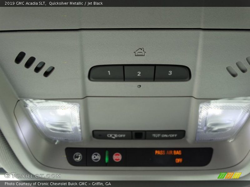 Quicksilver Metallic / Jet Black 2019 GMC Acadia SLT