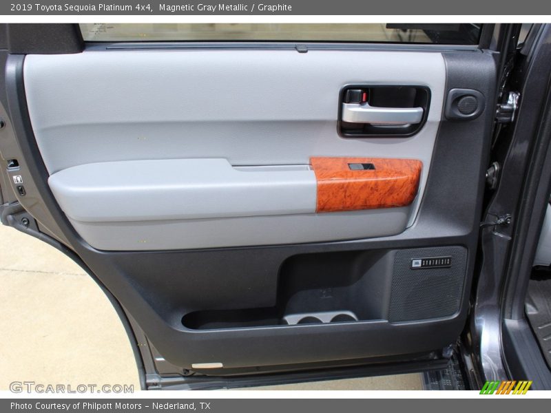 Magnetic Gray Metallic / Graphite 2019 Toyota Sequoia Platinum 4x4