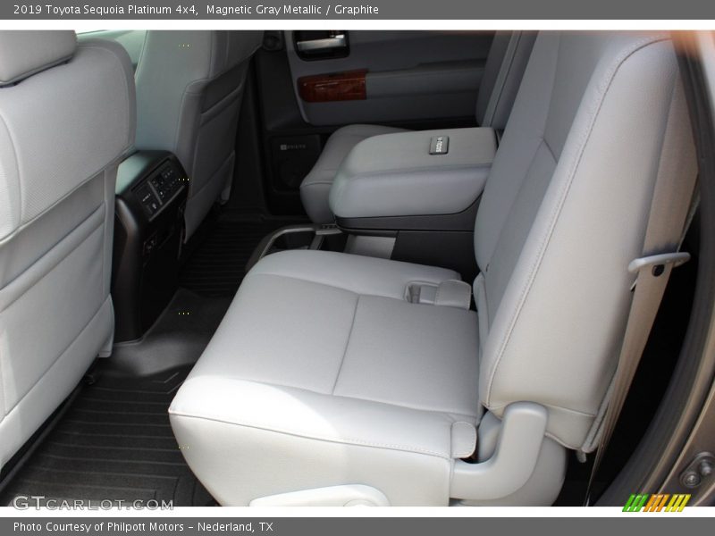 Magnetic Gray Metallic / Graphite 2019 Toyota Sequoia Platinum 4x4
