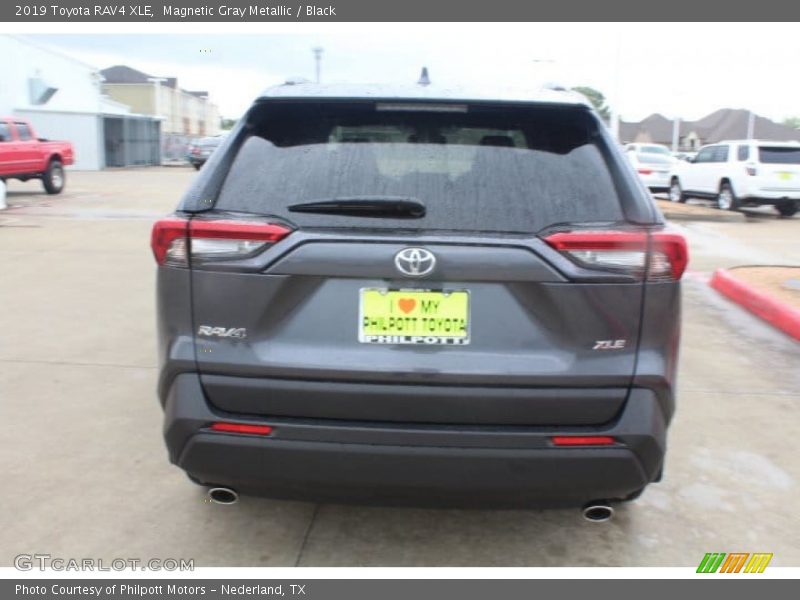 Magnetic Gray Metallic / Black 2019 Toyota RAV4 XLE