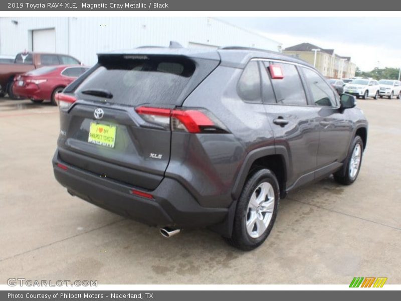 Magnetic Gray Metallic / Black 2019 Toyota RAV4 XLE