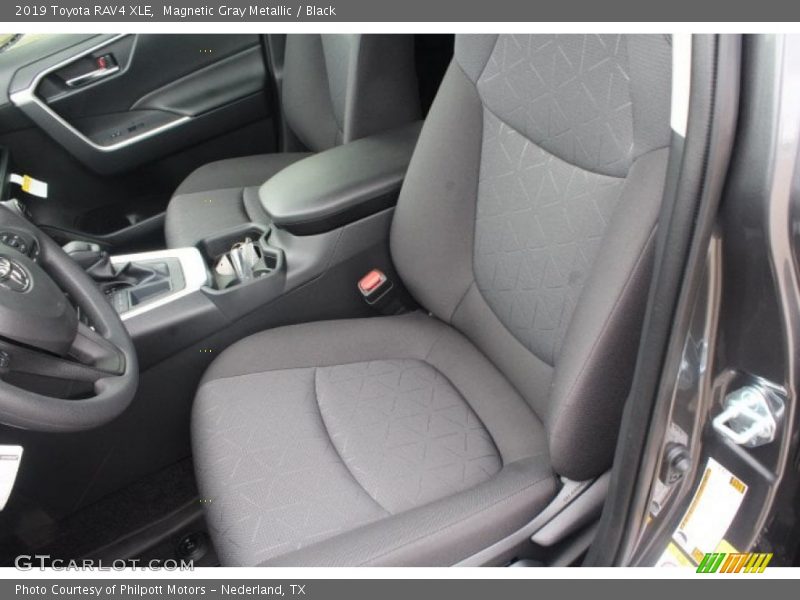 Magnetic Gray Metallic / Black 2019 Toyota RAV4 XLE