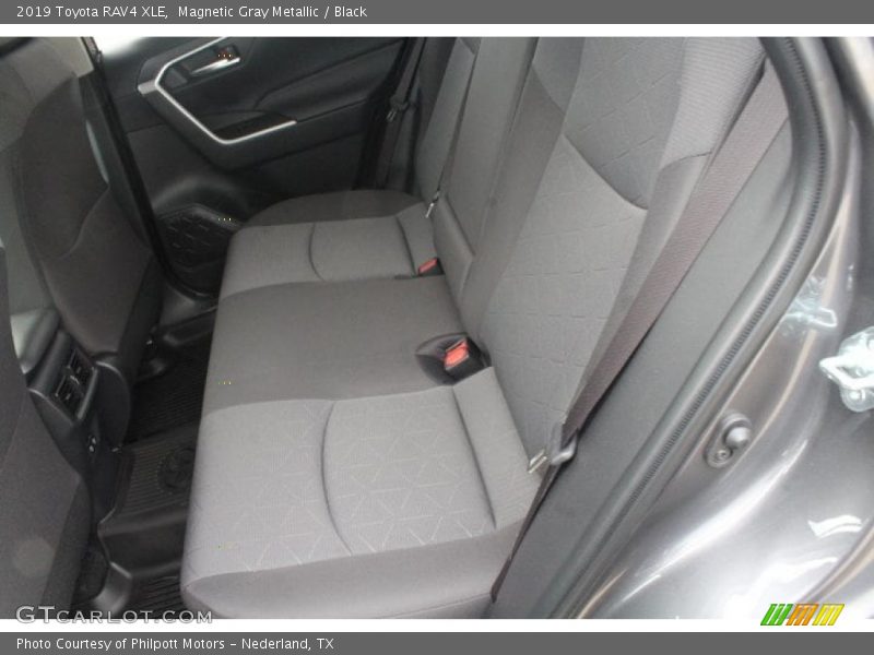 Magnetic Gray Metallic / Black 2019 Toyota RAV4 XLE