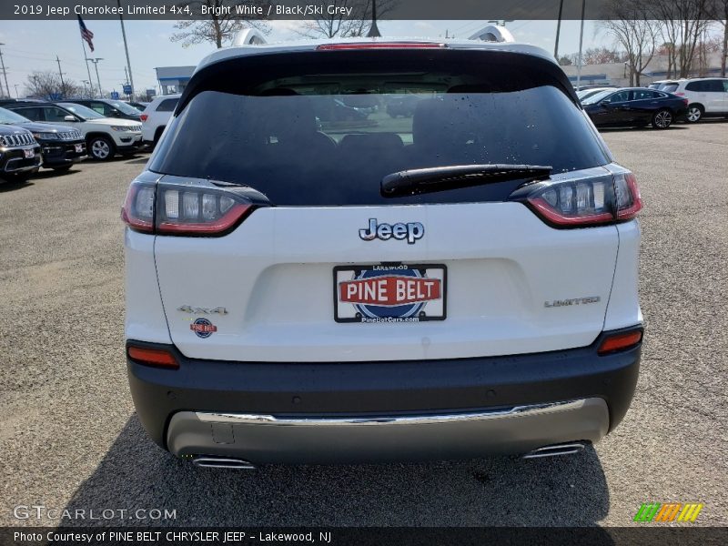 Bright White / Black/Ski Grey 2019 Jeep Cherokee Limited 4x4