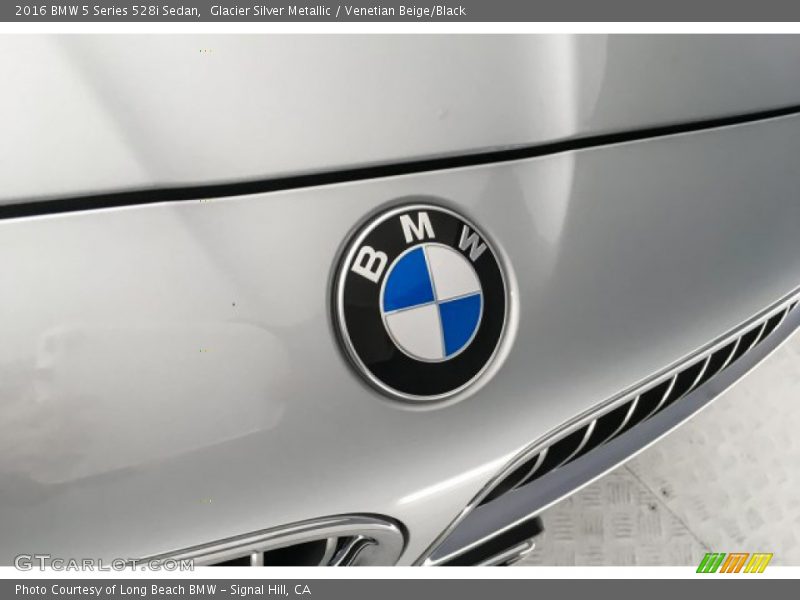 Glacier Silver Metallic / Venetian Beige/Black 2016 BMW 5 Series 528i Sedan