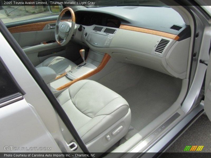 Titanium Metallic / Light Gray 2005 Toyota Avalon Limited