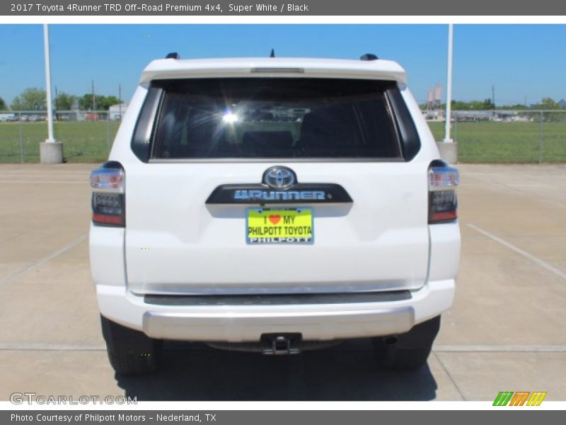 Super White / Black 2017 Toyota 4Runner TRD Off-Road Premium 4x4