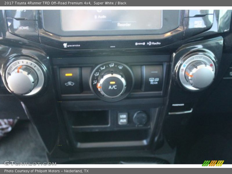 Super White / Black 2017 Toyota 4Runner TRD Off-Road Premium 4x4