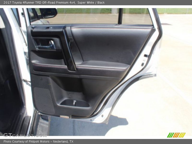Super White / Black 2017 Toyota 4Runner TRD Off-Road Premium 4x4