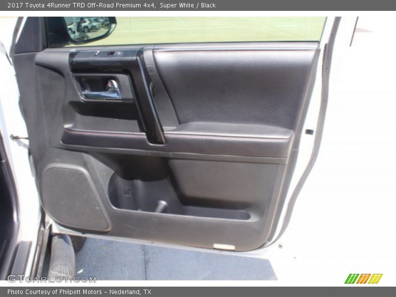 Super White / Black 2017 Toyota 4Runner TRD Off-Road Premium 4x4