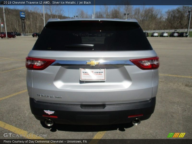 Silver Ice Metallic / Jet Black 2019 Chevrolet Traverse LS AWD