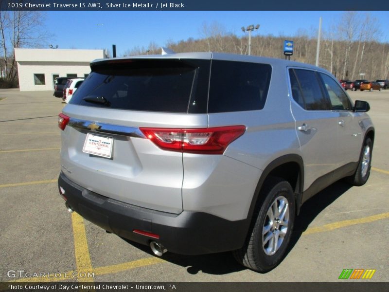 Silver Ice Metallic / Jet Black 2019 Chevrolet Traverse LS AWD