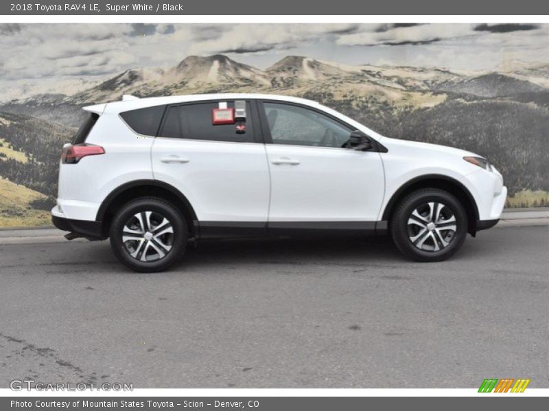 Super White / Black 2018 Toyota RAV4 LE