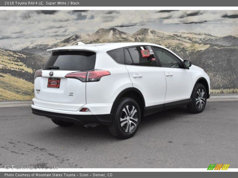 Super White / Black 2018 Toyota RAV4 LE
