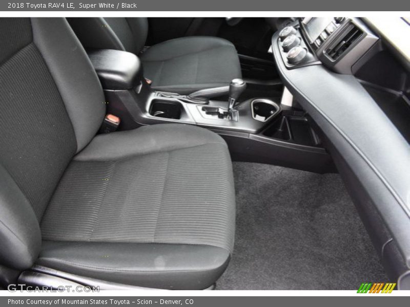 Super White / Black 2018 Toyota RAV4 LE