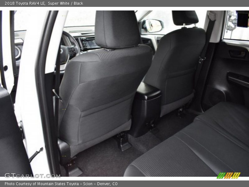Super White / Black 2018 Toyota RAV4 LE