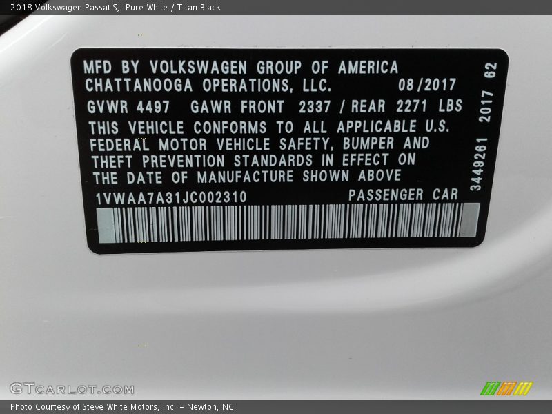 Pure White / Titan Black 2018 Volkswagen Passat S