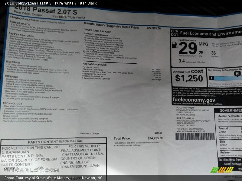 Pure White / Titan Black 2018 Volkswagen Passat S