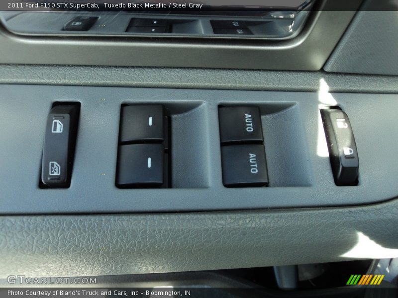Tuxedo Black Metallic / Steel Gray 2011 Ford F150 STX SuperCab