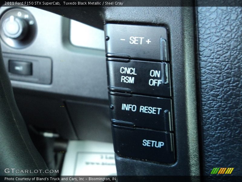 Tuxedo Black Metallic / Steel Gray 2011 Ford F150 STX SuperCab