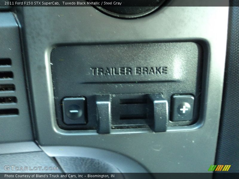 Tuxedo Black Metallic / Steel Gray 2011 Ford F150 STX SuperCab