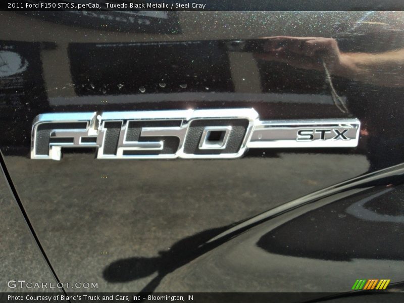 Tuxedo Black Metallic / Steel Gray 2011 Ford F150 STX SuperCab