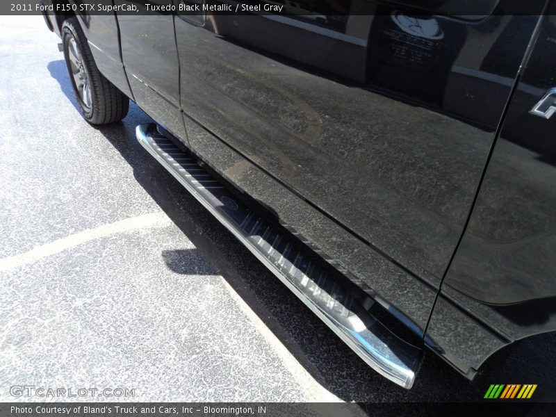 Tuxedo Black Metallic / Steel Gray 2011 Ford F150 STX SuperCab