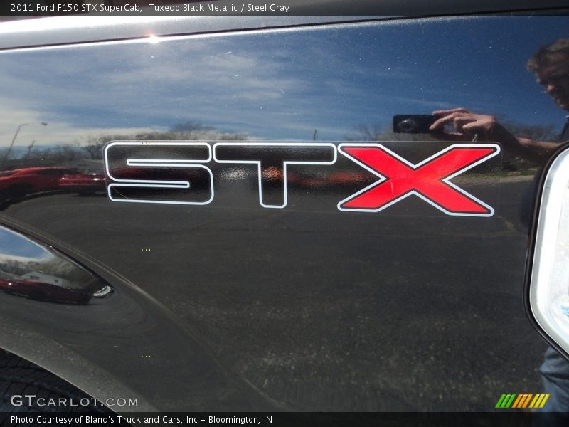 Tuxedo Black Metallic / Steel Gray 2011 Ford F150 STX SuperCab
