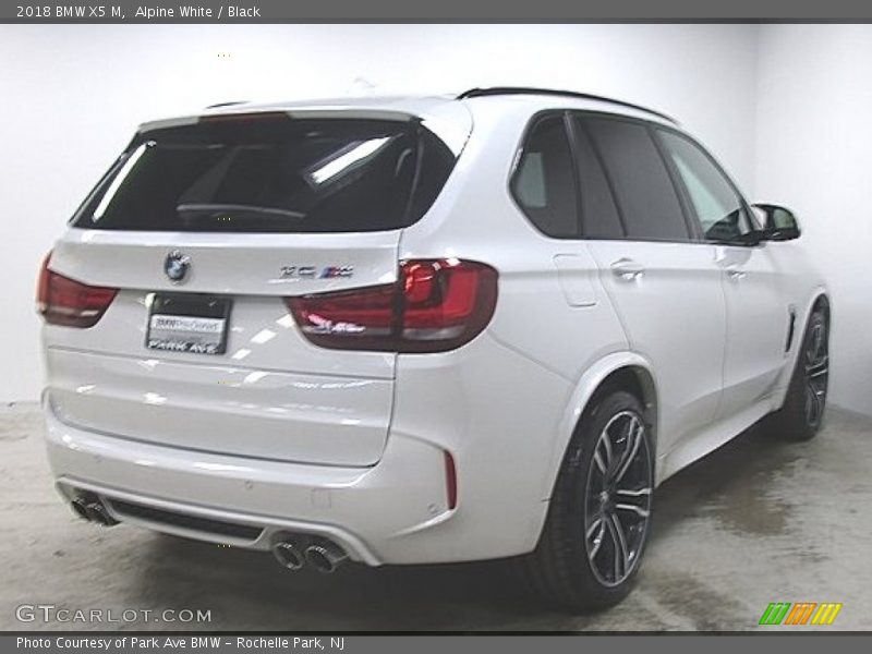 Alpine White / Black 2018 BMW X5 M