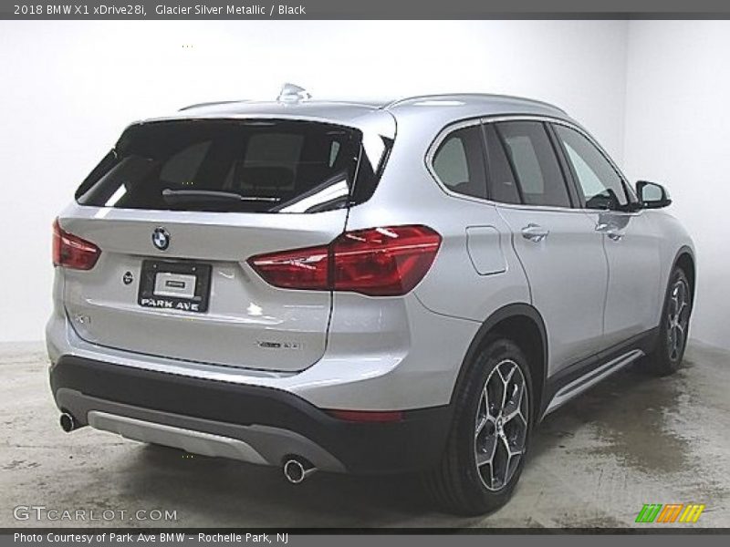 Glacier Silver Metallic / Black 2018 BMW X1 xDrive28i