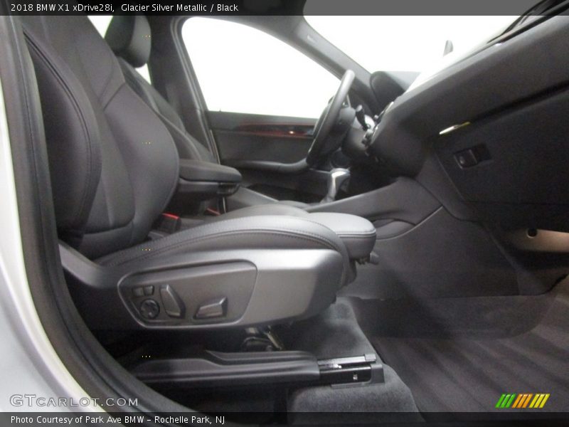 Glacier Silver Metallic / Black 2018 BMW X1 xDrive28i