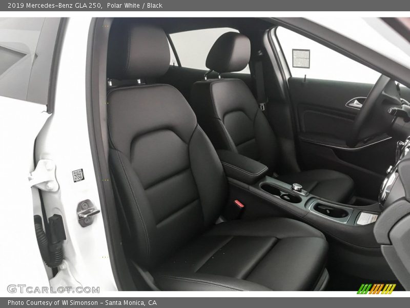 Polar White / Black 2019 Mercedes-Benz GLA 250