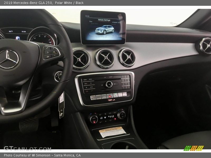 Polar White / Black 2019 Mercedes-Benz GLA 250