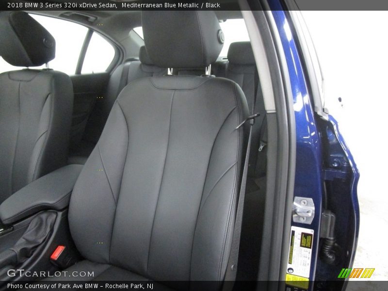 Mediterranean Blue Metallic / Black 2018 BMW 3 Series 320i xDrive Sedan