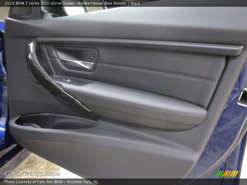 Mediterranean Blue Metallic / Black 2018 BMW 3 Series 320i xDrive Sedan