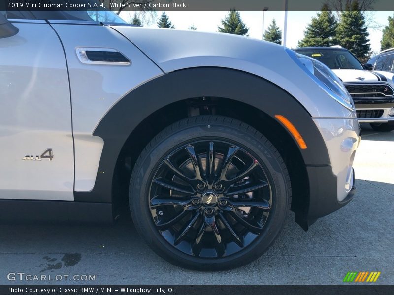 White Silver / Carbon Black 2019 Mini Clubman Cooper S All4