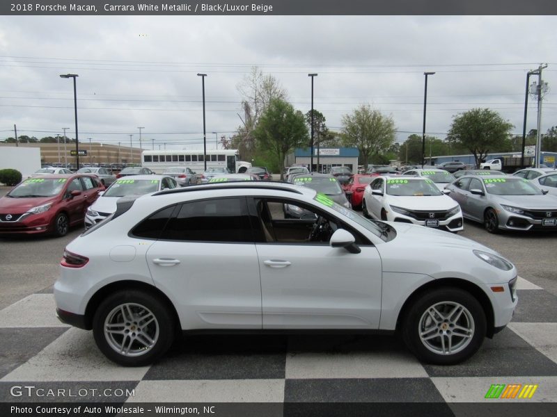 Carrara White Metallic / Black/Luxor Beige 2018 Porsche Macan