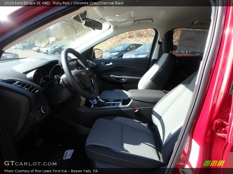Ruby Red / Chromite Gray/Charcoal Black 2019 Ford Escape SE 4WD