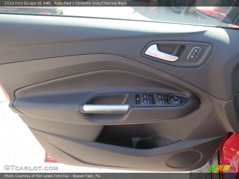 Ruby Red / Chromite Gray/Charcoal Black 2019 Ford Escape SE 4WD