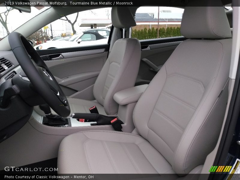 Front Seat of 2019 Passat Wolfsburg