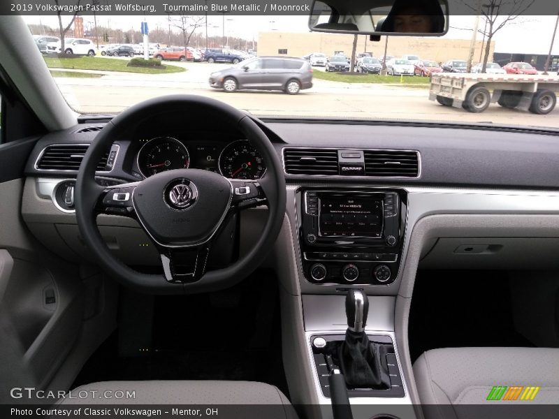 Tourmaline Blue Metallic / Moonrock 2019 Volkswagen Passat Wolfsburg