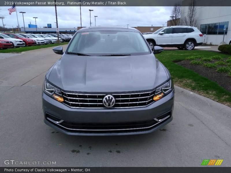 Platinum Gray Metallic / Titan Black 2019 Volkswagen Passat Wolfsburg