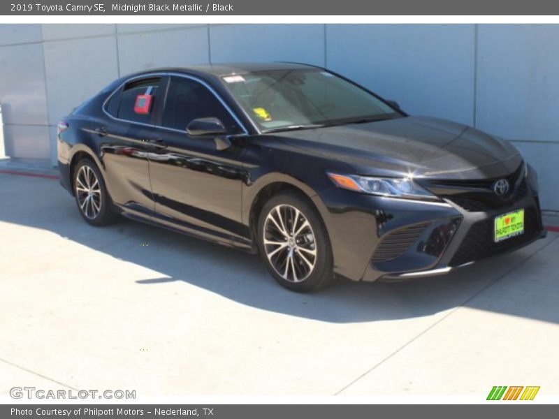 Midnight Black Metallic / Black 2019 Toyota Camry SE