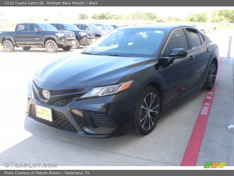 Midnight Black Metallic / Black 2019 Toyota Camry SE