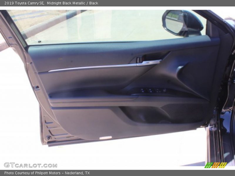 Midnight Black Metallic / Black 2019 Toyota Camry SE