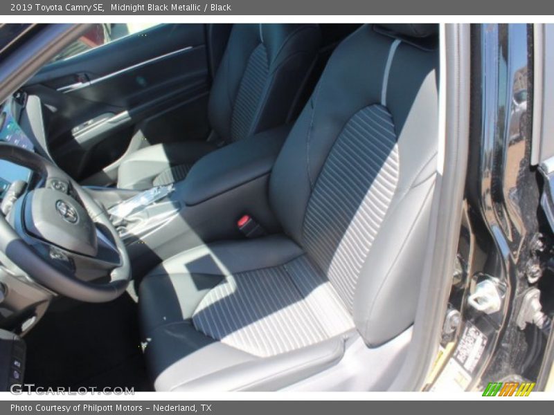 Midnight Black Metallic / Black 2019 Toyota Camry SE