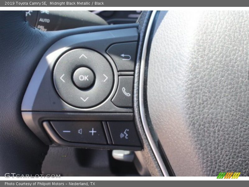 Midnight Black Metallic / Black 2019 Toyota Camry SE